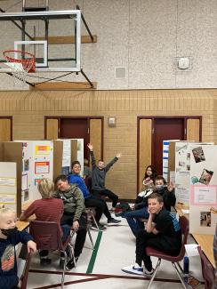 5th Grade students presenting their projects
